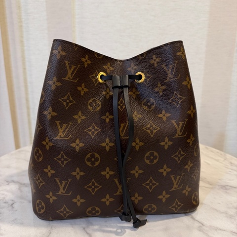LV 原花黑牛皮Neo Noe MM肩斜背水桶包M44020