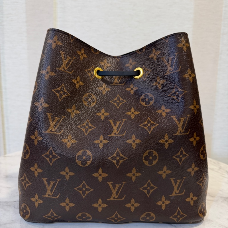 LV 原花黑牛皮Neo Noe MM肩斜背水桶包M44020-3