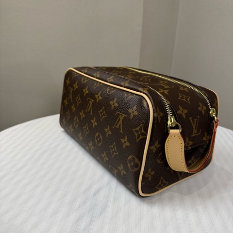 LV Dopp Kit老花洗漱包、化妆包，大容量