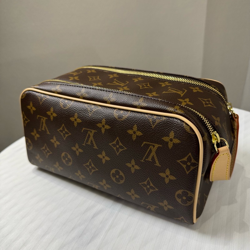 LV Dopp Kit老花洗漱包、化妆包，大容量-1