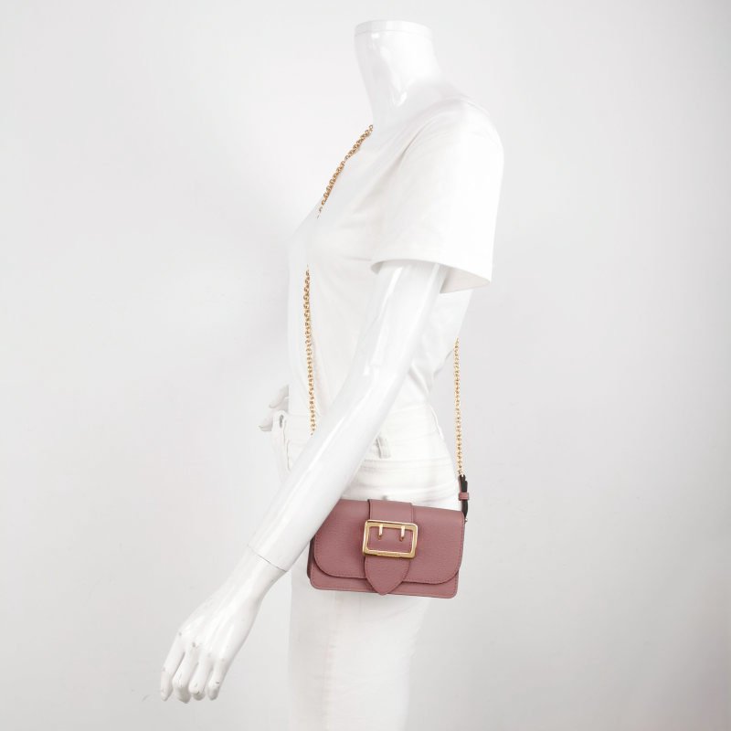 Burberry Buckle牛皮純色搭扣斜挎包-1