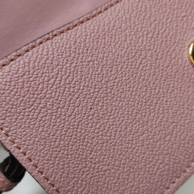 Burberry Buckle牛皮純色搭扣斜挎包-13