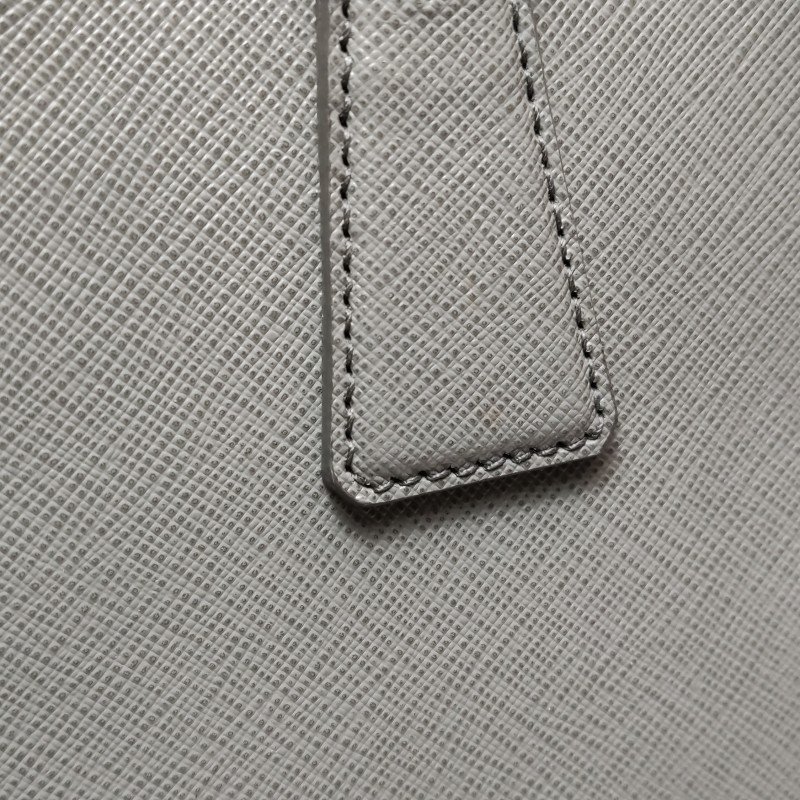 Prada Promenade牛皮純色三角徽標三角徽標斜挎包單肩包-16