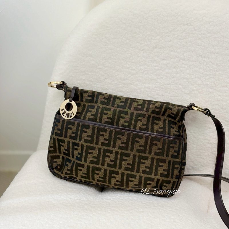 Fendi 滿版緹花布肩背包-0