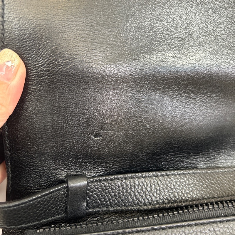 Balenciaga 黑牛皮下蓋8卡輪胎斜背包-7