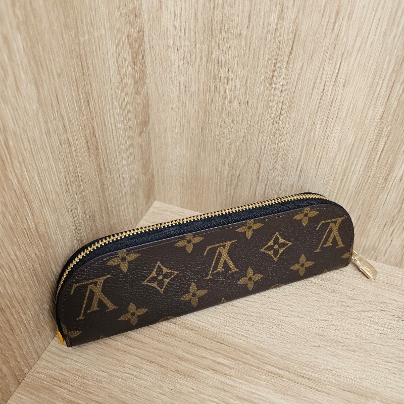 [未使用新品❣️可當交換禮物] LV老花Charlotle金釦拉鏈筆袋-1