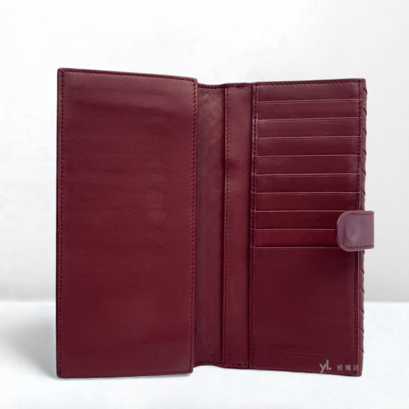 BV 酒紅編織兩折長夾-5