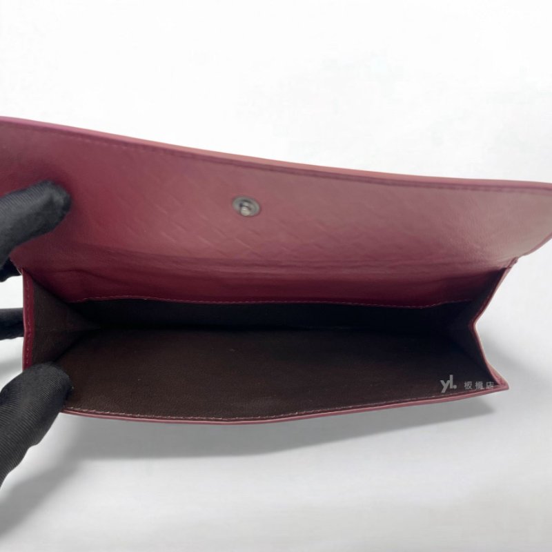 BV 酒紅編織兩折長夾-6