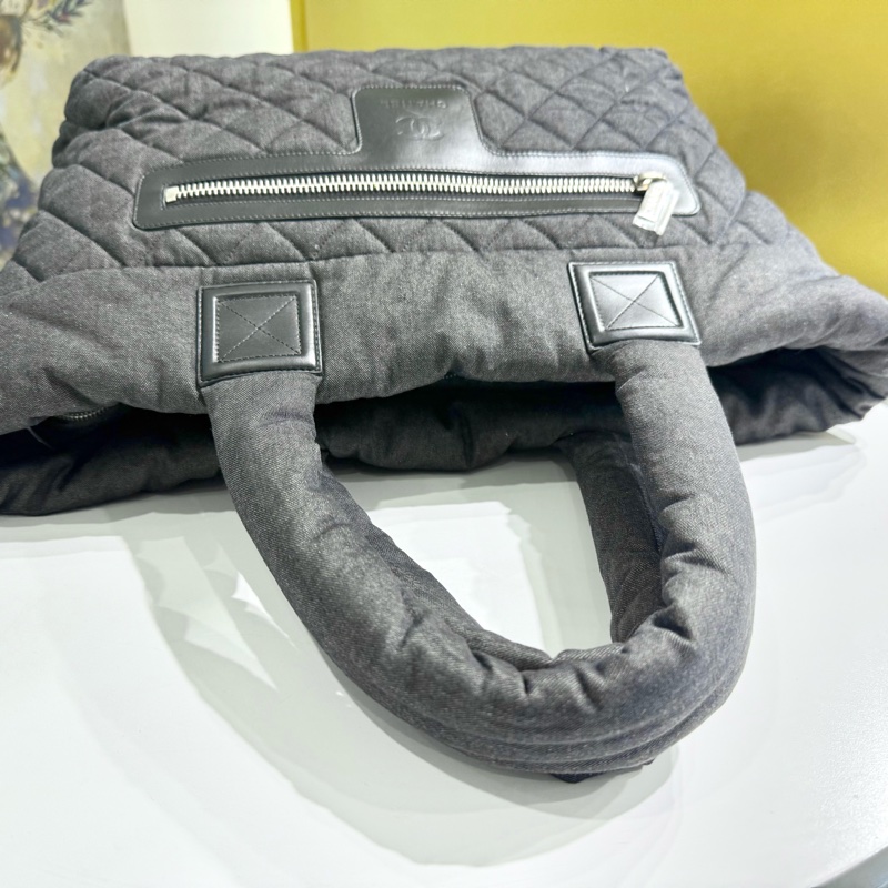 CHANEL 灰色丹寧Cocoon系列手提空氣包-15