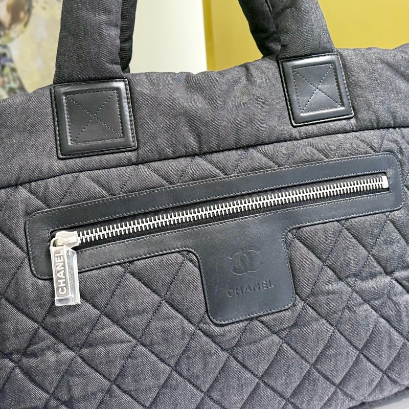 CHANEL 灰色丹寧Cocoon系列手提空氣包-18