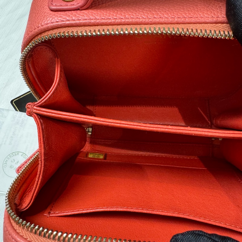 Chanel 荔枝牛皮 珊瑚粉 相機包、化妝盒子包Vanity case系列小號，可以手提單肩-9