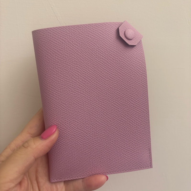現貨商品 全新商品 台灣專櫃 正貨商品 Hermes 錦葵紫X9護照套-7
