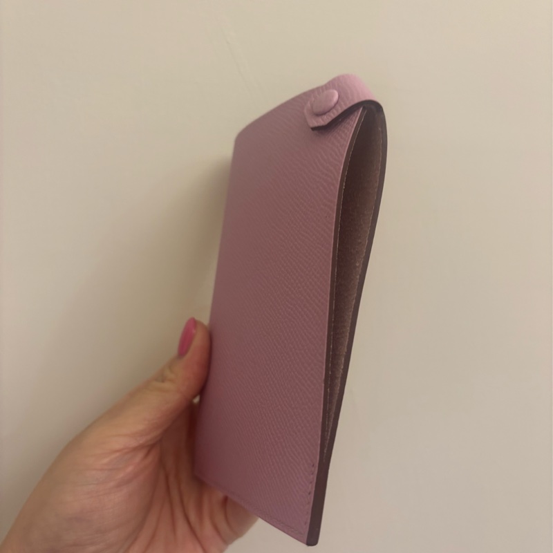 現貨商品 全新商品 台灣專櫃 正貨商品 Hermes 錦葵紫X9護照套-13