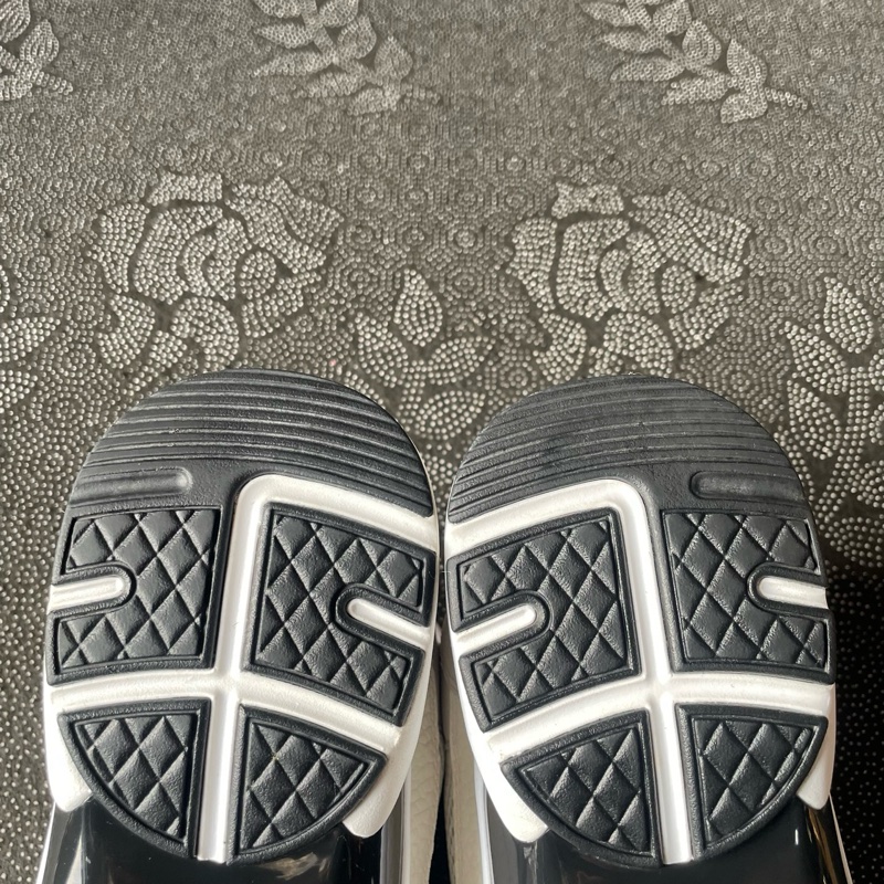 98新 hy0079 chanel米白黑運動鞋36.5碼無盒-9