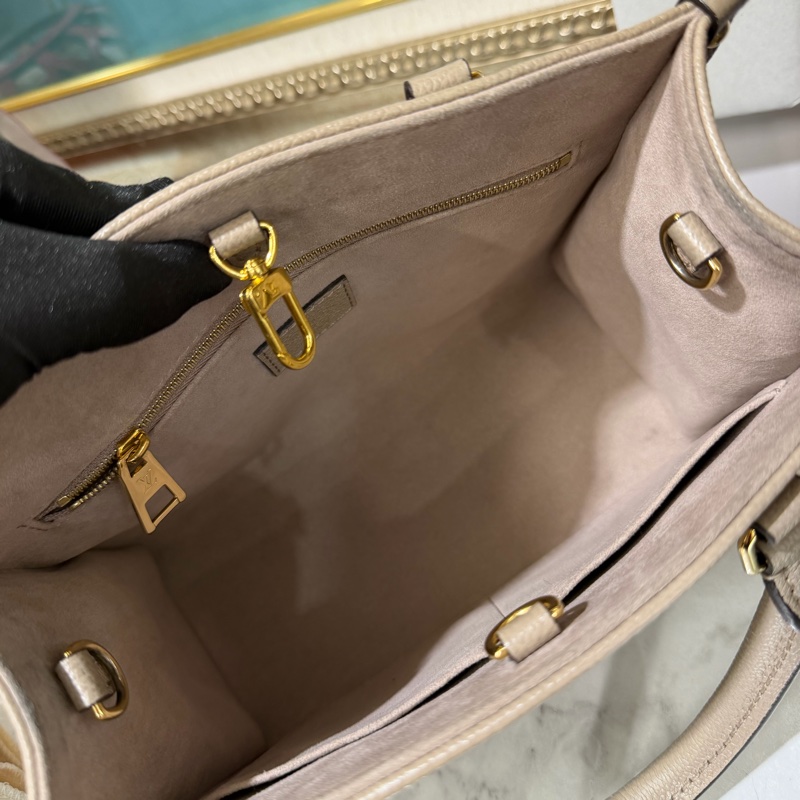 LV 斑鳩灰牛皮壓紋OnTheGoPM金釦手提肩斜背包M45779-5