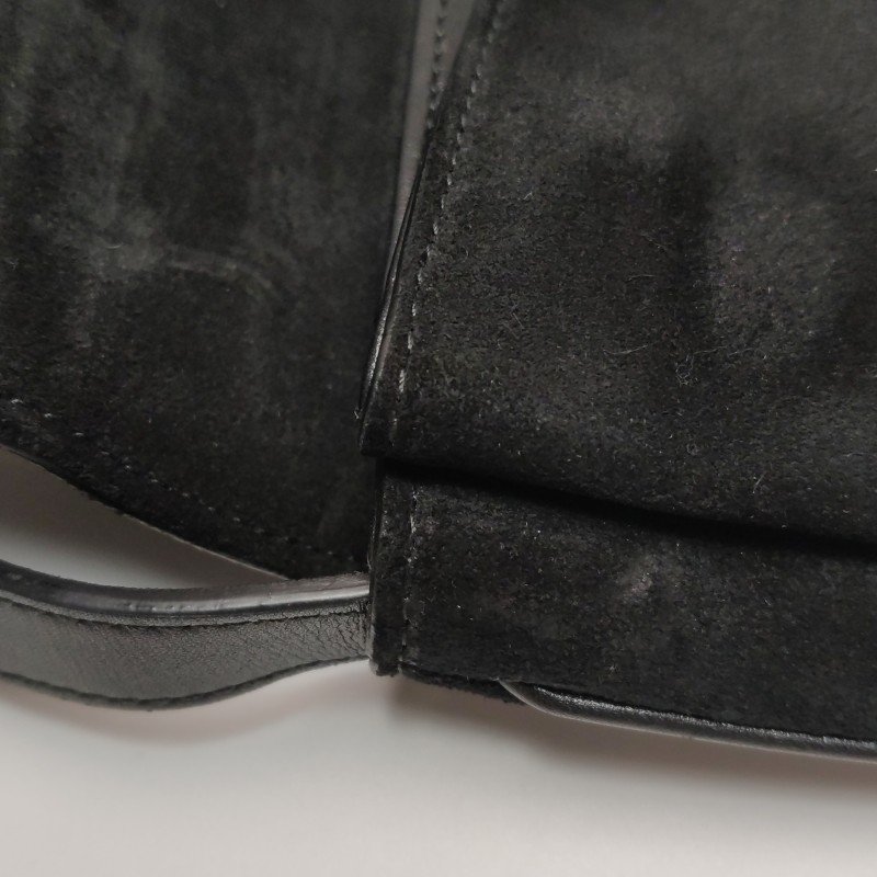 Gucci Arli 牛皮翻毛皮雙G標誌斜挎單肩包-21