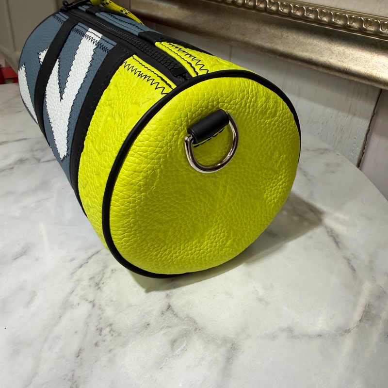 LV 藍牛皮拚黃白牛皮壓紋Polochon銀釦肩斜背包M59927-2