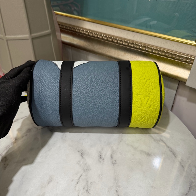 LV 藍牛皮拚黃白牛皮壓紋Polochon銀釦肩斜背包M59927-4