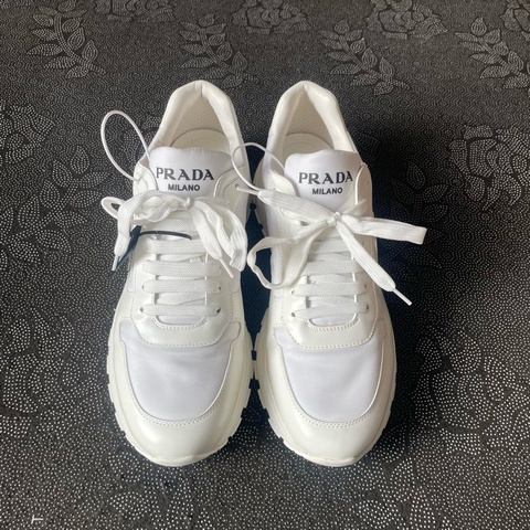 99新 02041 prada白色運動鞋42.5碼無盒