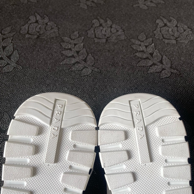 99新 02041 prada白色運動鞋42.5碼無盒-3