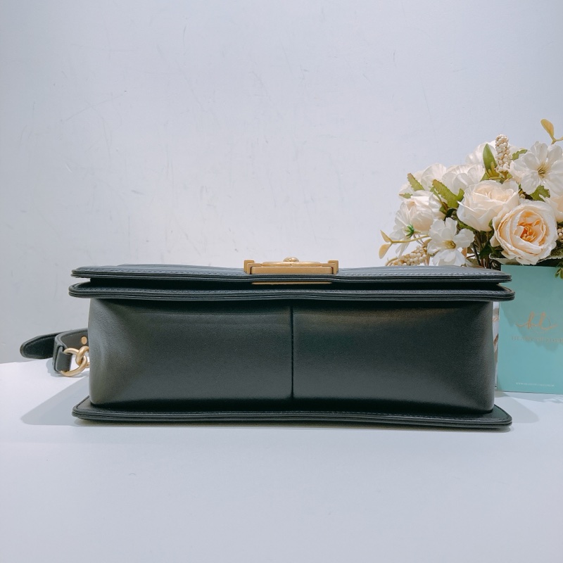 TW4584 CHANEL 香奈兒中號經典Boy系列鏈帶包包BOY 25CM LAMBSKIN-5