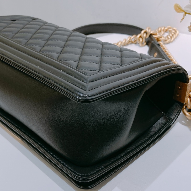 TW4584 CHANEL 香奈兒中號經典Boy系列鏈帶包包BOY 25CM LAMBSKIN-9