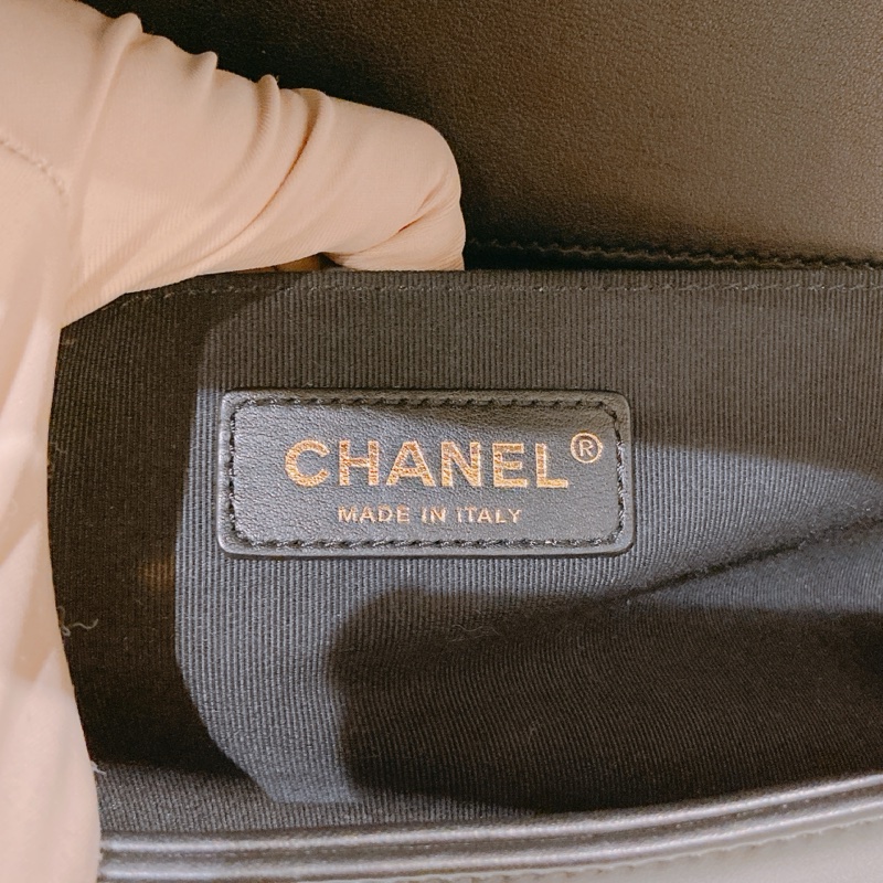 TW4584 CHANEL 香奈兒中號經典Boy系列鏈帶包包BOY 25CM LAMBSKIN-11