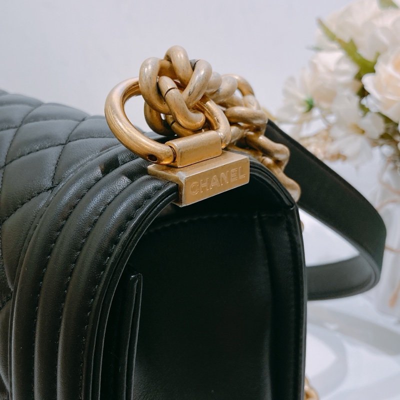 TW4584 CHANEL 香奈兒中號經典Boy系列鏈帶包包BOY 25CM LAMBSKIN-16