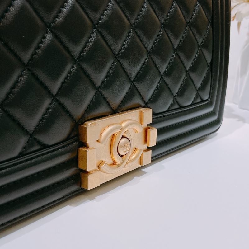TW4584 CHANEL 香奈兒中號經典Boy系列鏈帶包包BOY 25CM LAMBSKIN-21