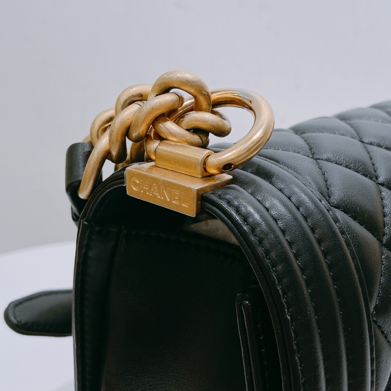 TW4584 CHANEL 香奈兒中號經典Boy系列鏈帶包包BOY 25CM LAMBSKIN-23