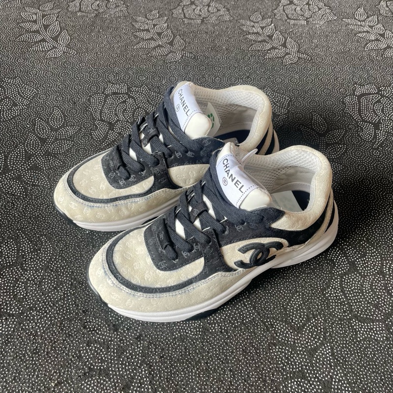 98新 01865 chanel黑白滿印運動鞋37碼無盒-0