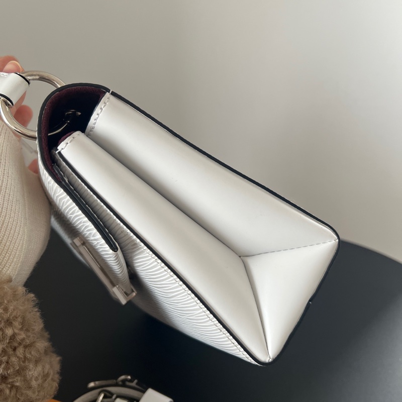 ✨Louis Vuitton Grenelle白色水波紋郵差包 99新🤍-5