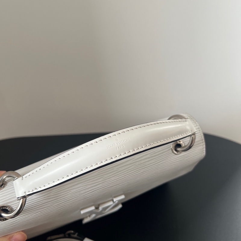 ✨Louis Vuitton Grenelle白色水波紋郵差包 99新🤍-8