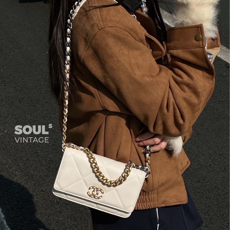 ✨Chanel 白色 金扣19bag woc  有保卡🤍-0