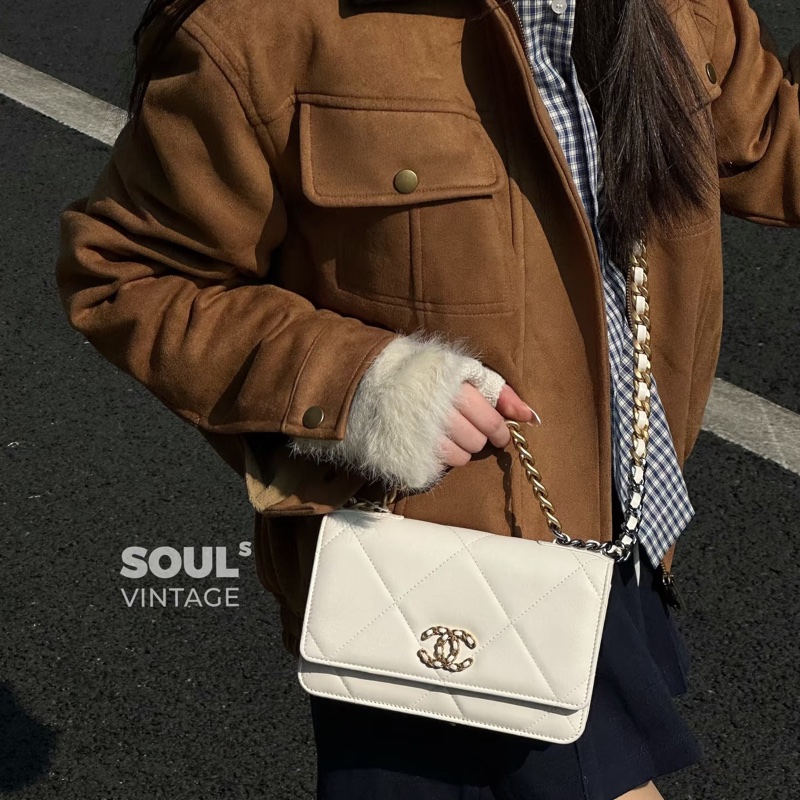 ✨Chanel 白色 金扣19bag woc  有保卡🤍-2