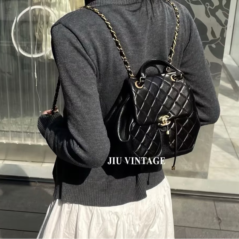 ✨Chanel 黑金小青蛙後背包 側背後背手提都好看 晶片款🖤-0