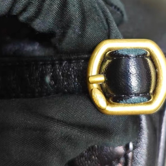 ✨Chanel 黑金小青蛙後背包 側背後背手提都好看 晶片款🖤-9