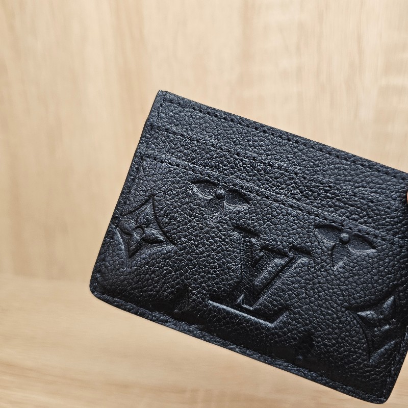 [未使用品項新❣️] LV黑牛皮壓紋Charms名片卡夾-6