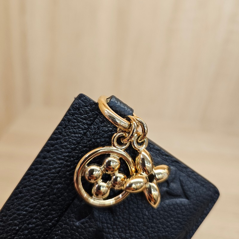 [未使用品項新❣️] LV黑牛皮壓紋Charms名片卡夾-13