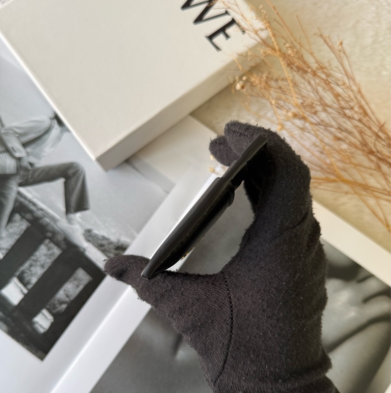 Anagram 金色標誌納帕小羊皮4卡名片夾/卡片夾(黑色)-2