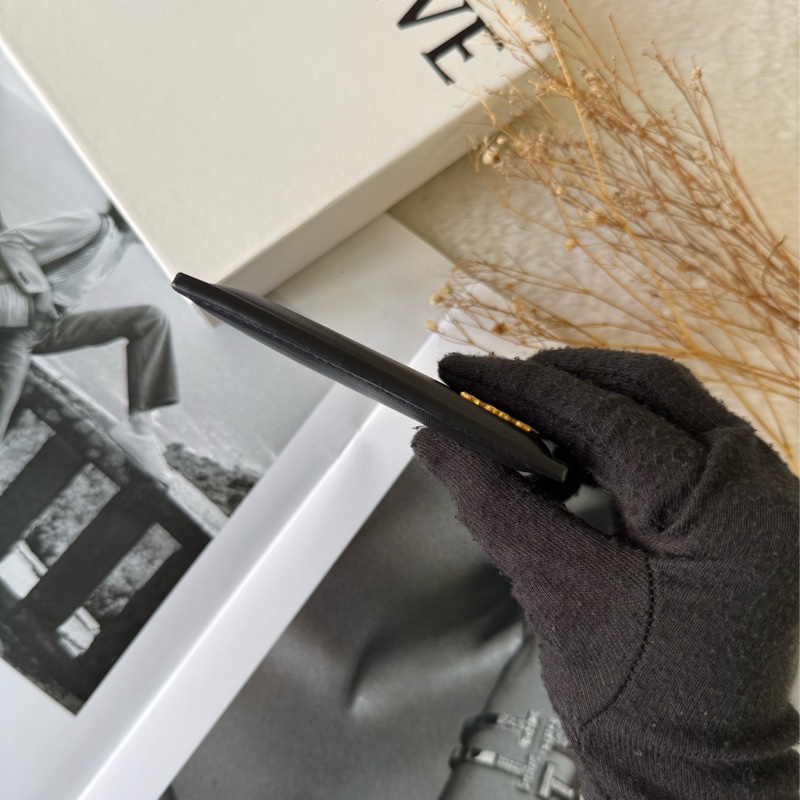 Anagram 金色標誌納帕小羊皮4卡名片夾/卡片夾(黑色)-5