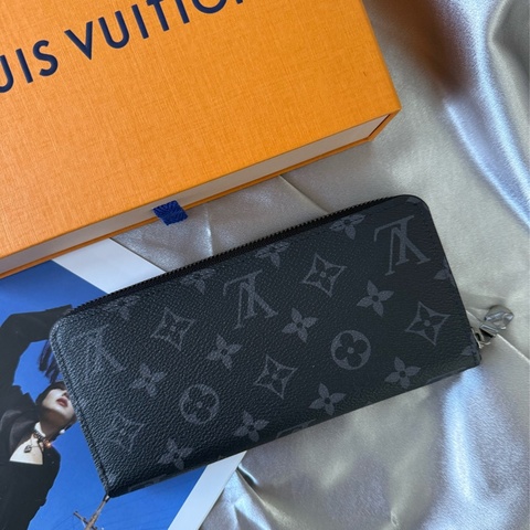 Monogram Zippy 橫式ㄇ形拉鍊長夾(黑灰色)