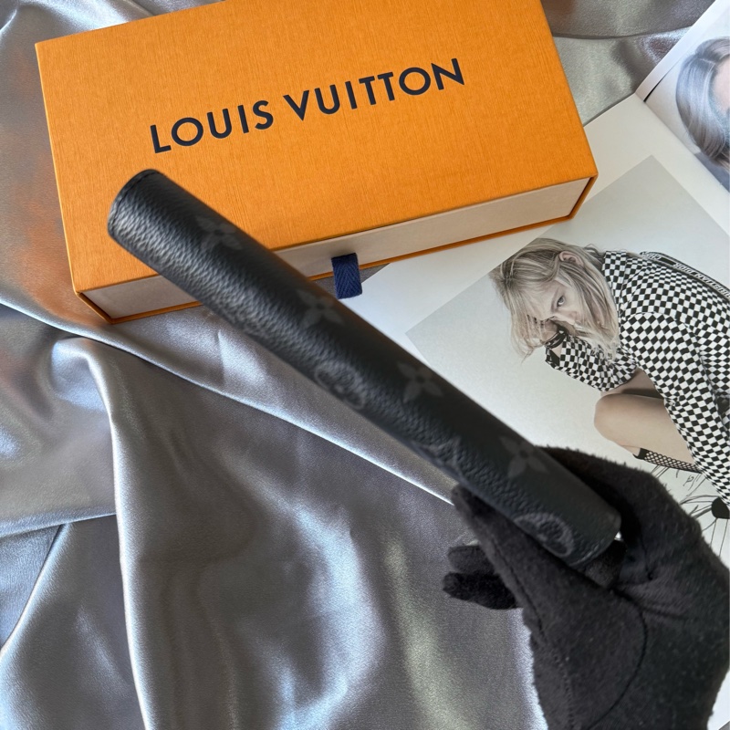 Monogram Brazza 側拉鍊對開長夾(黑灰)-5