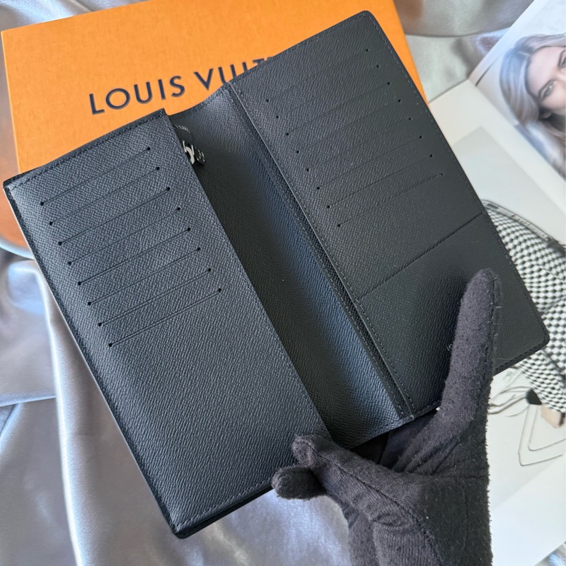 Monogram Brazza 側拉鍊對開長夾(黑灰)-6