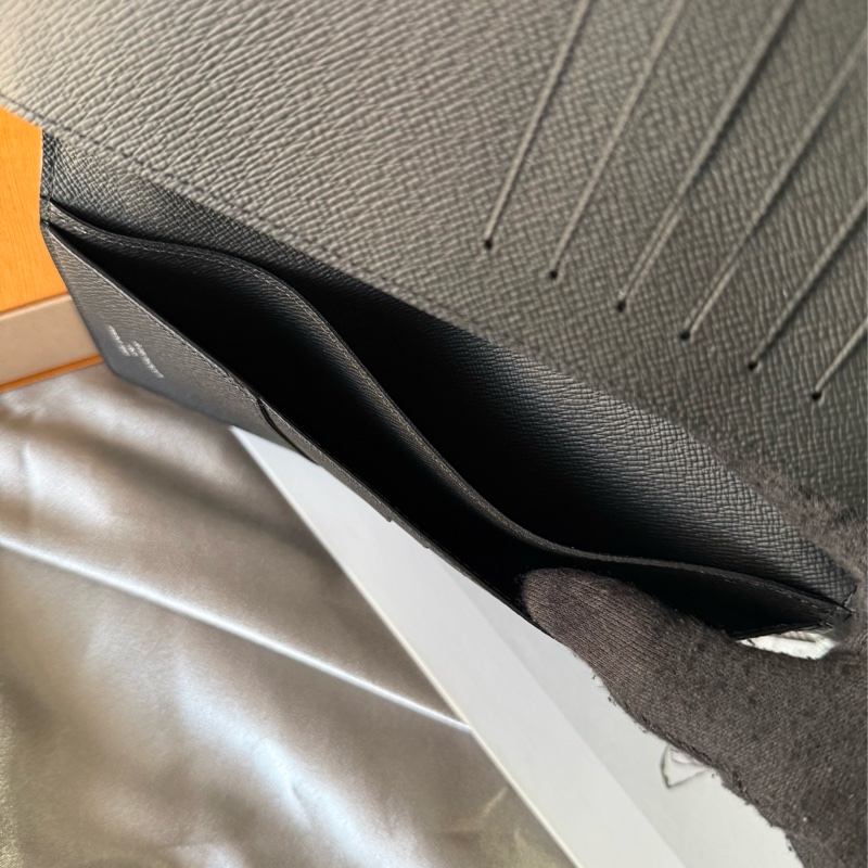 Monogram Brazza 側拉鍊對開長夾(黑灰)-8