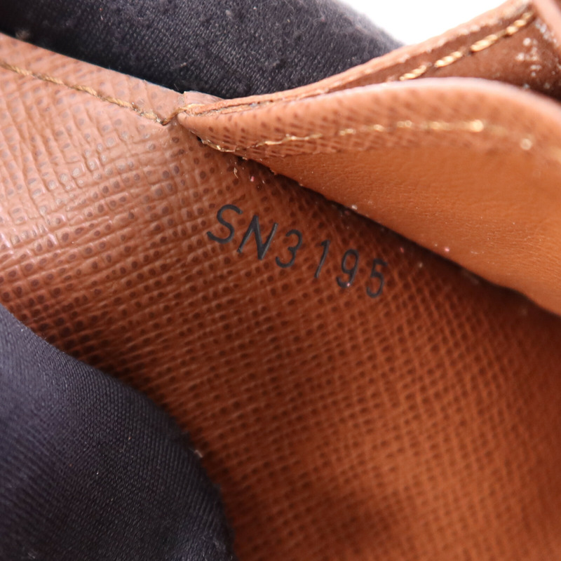 LOUIS VUITTON Monogram Sarah Compact Wallet金扣錢包-7