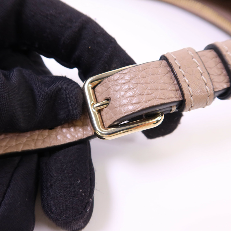 Valentino 牛皮皮革Mini Rockstud Hobo Bag金扣肩背袋-8