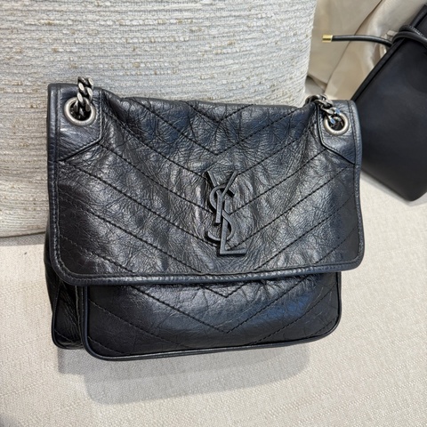 YSL聖羅蘭Niki中號D扣新款