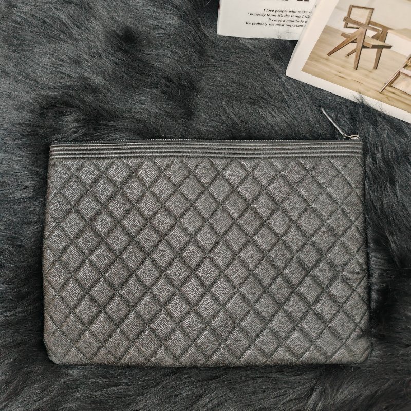 Chanel leboy 黑銀 荔枝牛皮手拿包 22開-1