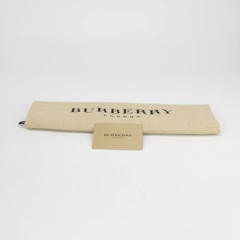 Burberry牛皮純色字母Logo金屬扣斜挎包-8